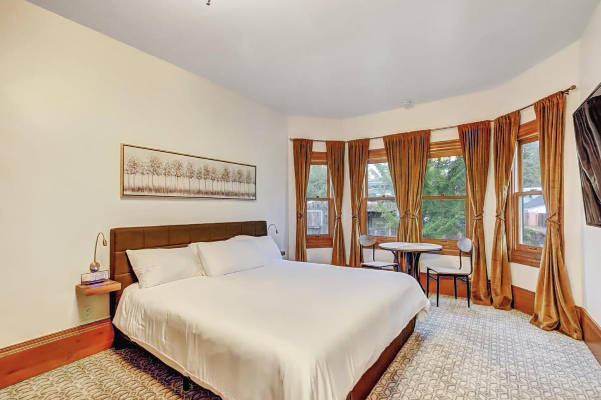 גראס ואלי Golden Dreams Inn חדר תמונה